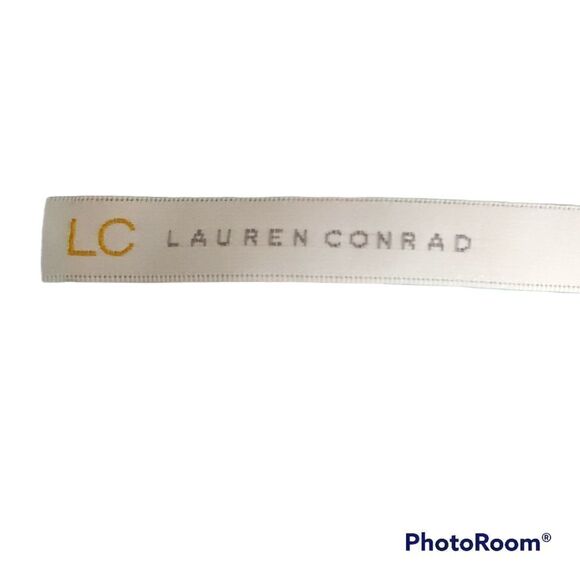 Lauren Conrad green floral quarter sleeves sheer flowy pleated v-neck top - Picture 2 of 7